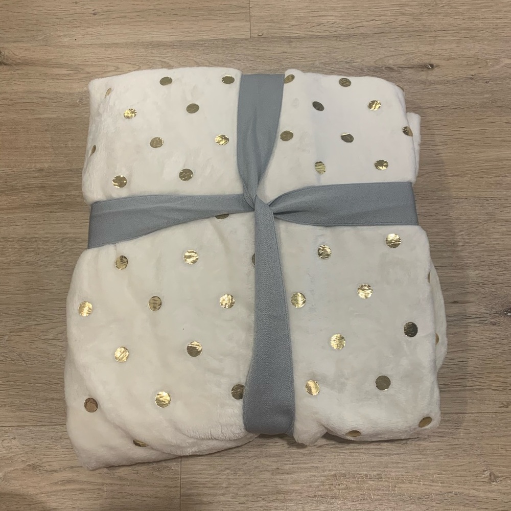 Brand New Nordstrom Rack Gold Polka Dot Blanket